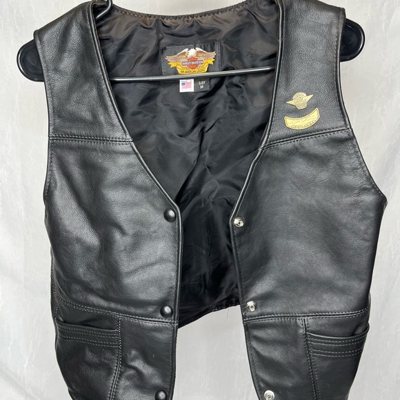 Vintage Harley Davidson 1996 Black Leather Vest Pins Biker Women’s Size M USA - Picture 8 of 8